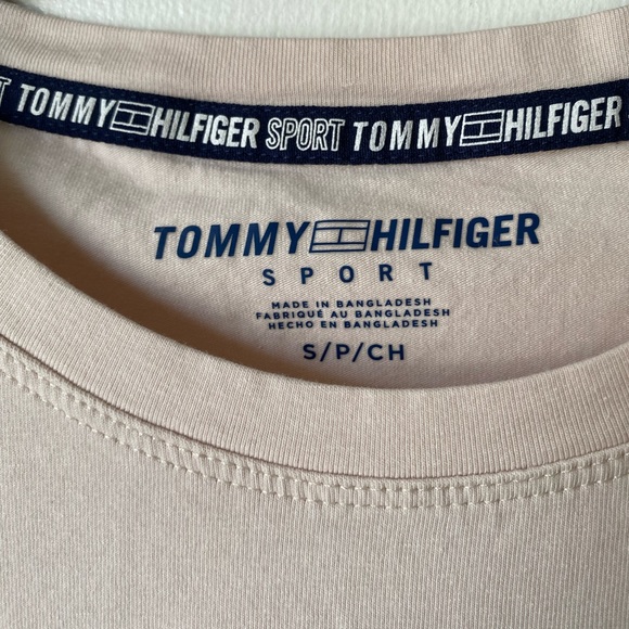 Two Tommy Hilfiger Women Shirts - Picture 9 of 9